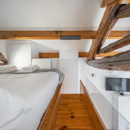 Nomad's Bonjardim Flats