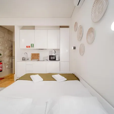 Nomad's Bonjardim Flats *